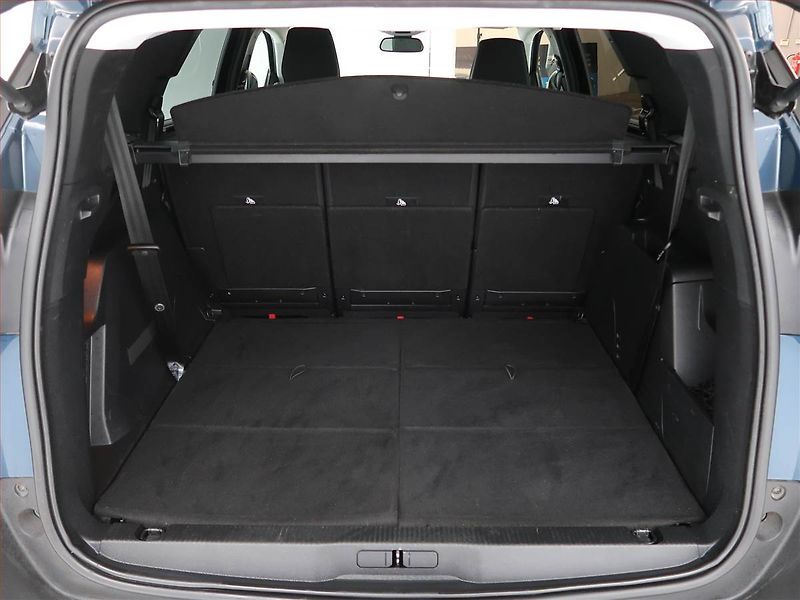 Peugeot 5008 (2022) 1.5 BlueHDi - fotka 14 z 23