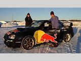 Subaru WRX STI. „Plánoval jsem ho nechat v původním stavu. To se však nestalo a celé auto jsem upravil. První den jsem měl opět problémy s motorem, ale nakonec jsme si spolu užili plno zábavy a jízdy bokem na horách!“