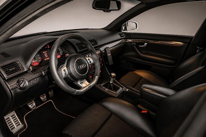 Audi RS 4 (2007) Avant*4.2 V8*Quattro*R19 - fotka 10 z 11