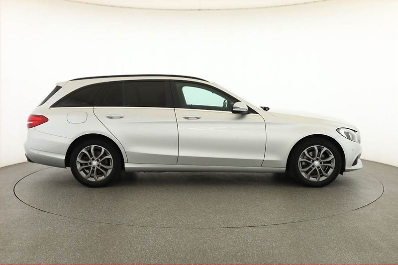 Mercedes-Benz Třídy C (2016) Classic C 220 CDI, Navi - fotka 6 z 21