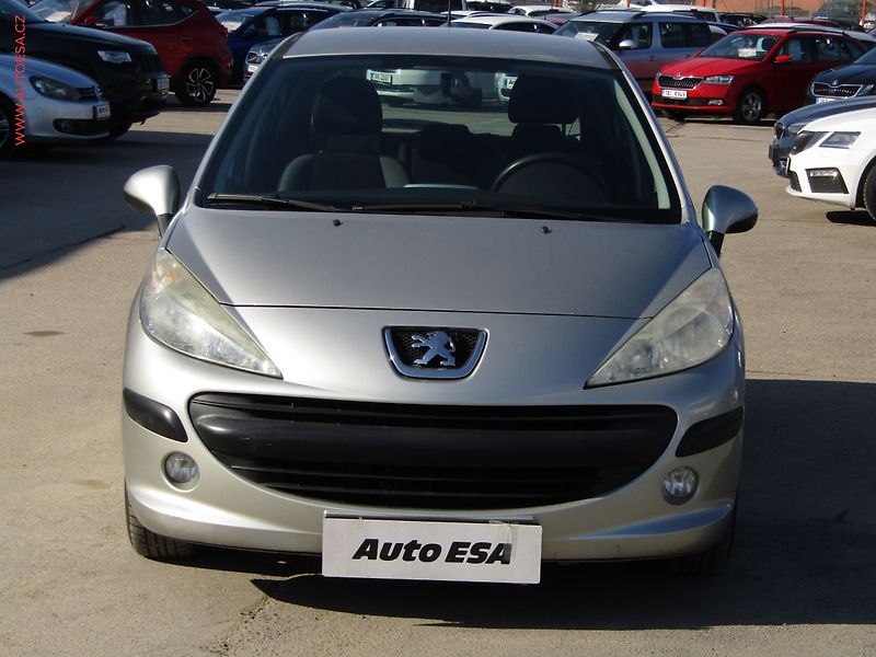 Peugeot 207 (2009) 1.4i, ČR, AC, zmk.řazení - fotka 2 z 15