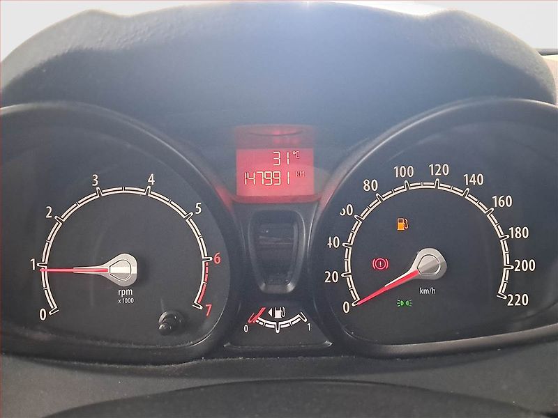 Ford Fiesta (2011) 1.25 - fotka 11 z 16