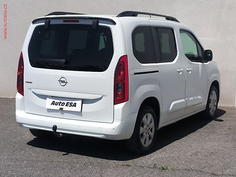 Opel Combo (2022) 1.5CDTi, 1.maj,ČR, Elegance - fotka 4 z 19