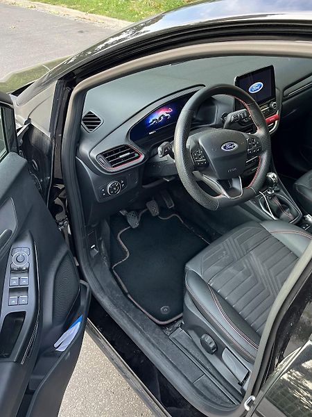 Ford Puma (2023) ST-Line X 1.0 mHEV 114 kW - fotka 12 z 14