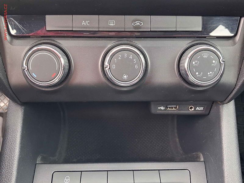 Škoda Octavia (2014) 1.2 TSI, ČR, servis.kniha, AC - fotka 13 z 17