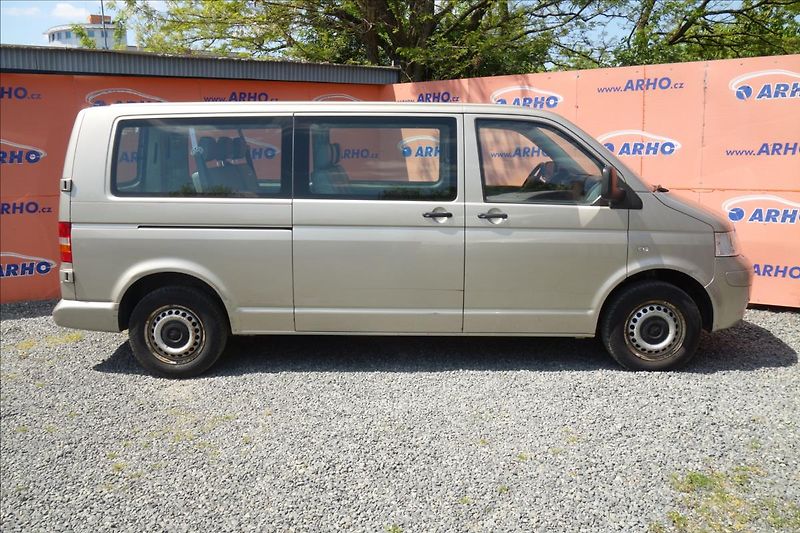 Volkswagen Transporter 2,5 TDi 96KW,ČR,8 MÍST,LONG. - fotka 8 z 30