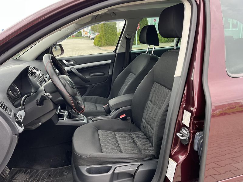 Škoda Octavia (2010) Kombi 1.6 MPi - fotka 9 z 12