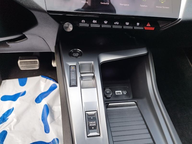 Peugeot 308 GT,PURE TECH 1.2i,96KW, 6900KM - fotka 20 z 36