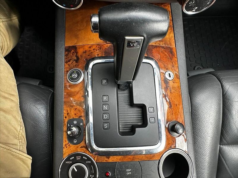 Volkswagen Touareg 3,2 V6 177kW-4X4-LPG - fotka 21 z 36