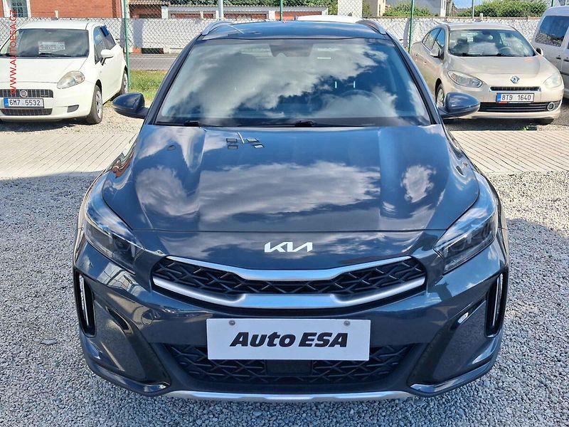 Kia XCeed (2022) 1.5 T-GDi, 2.maj,ČR, TOP, AT - fotka 2 z 25