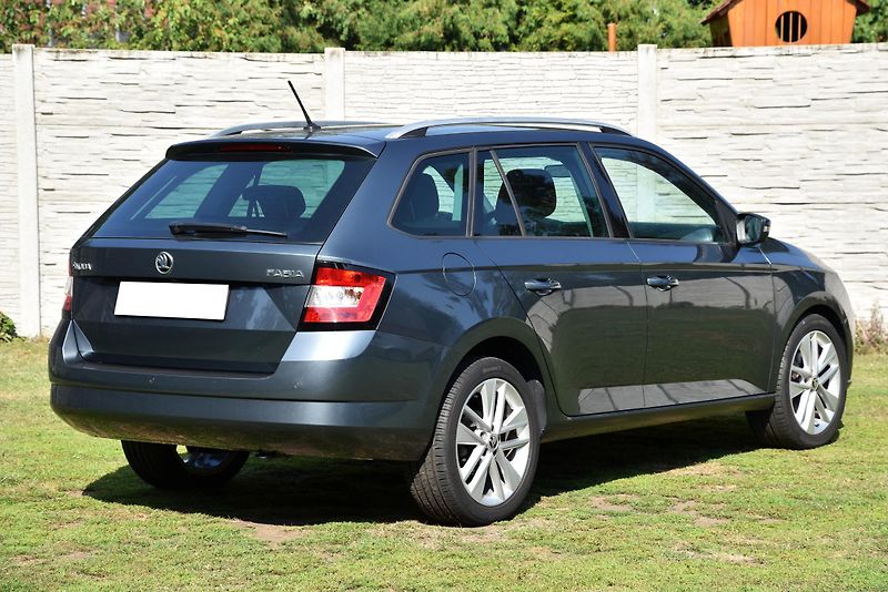 Škoda Fabia 1.2 TSi 6st STYLE,KLIMA,VÝHŘEV - fotka 3 z 50