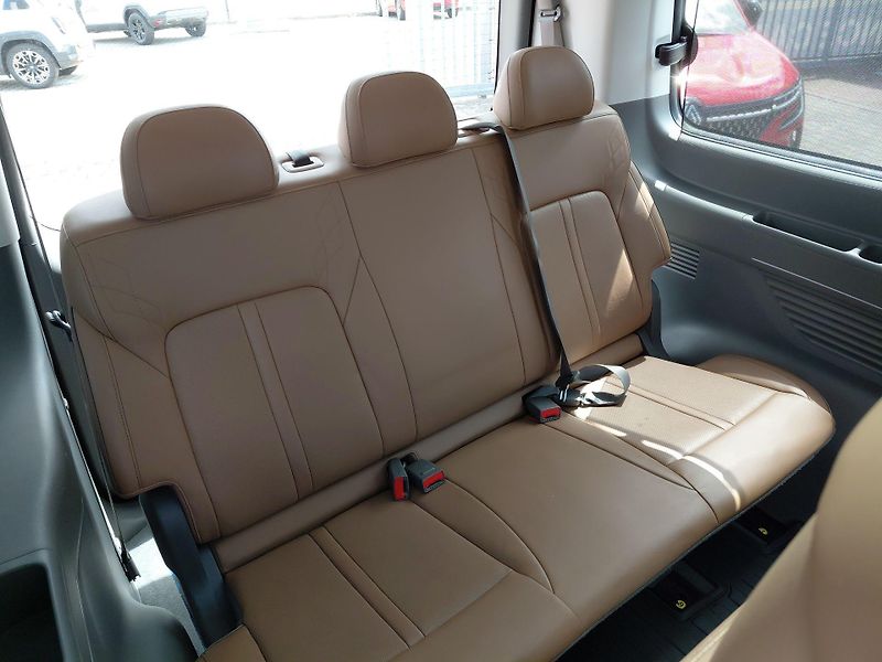 Hyundai Staria (2024) 2.2D 4x4 DCT LUXURY BRASS PANO - fotka 29 z 29