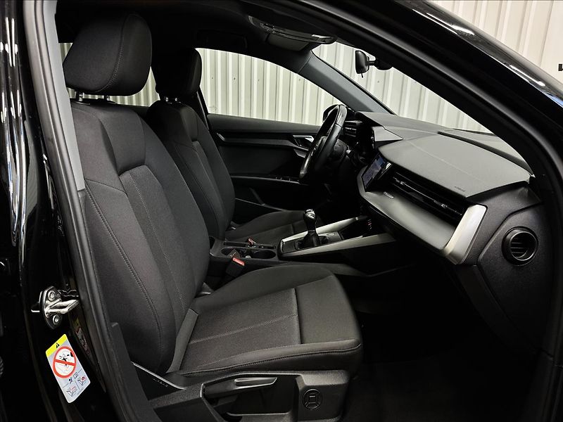 Audi A3 35TDI 110kW 2XALU MATRIX LED - fotka 36 z 41