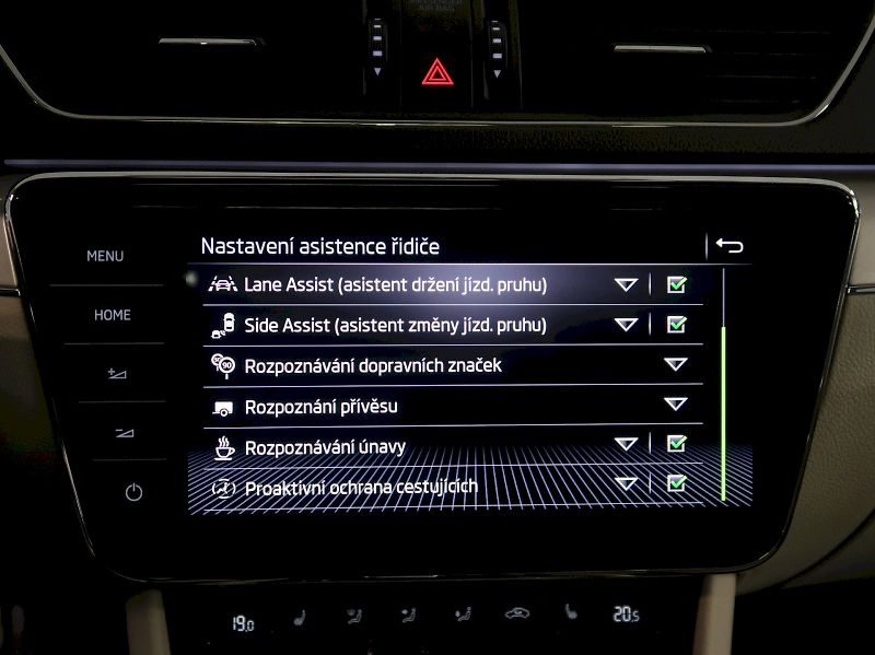 Škoda Superb (2022) LAURIN&KLEMENT 2.0TSI 140KW DS - fotka 30 z 49