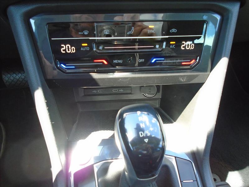 Volkswagen Tiguan 2,0   2.0.TDI-110KW - fotka 26 z 29