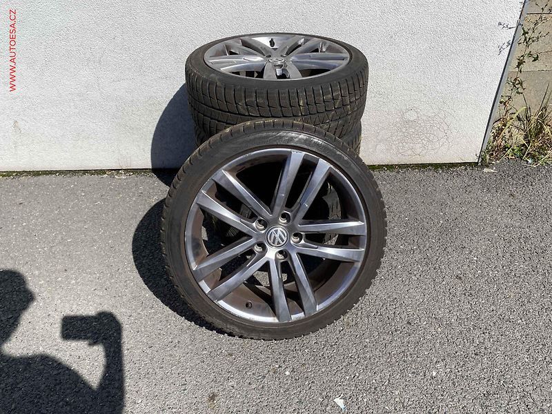 Volkswagen Golf (2019) 2.0 TSi, GTi, DSG, 180kW, - fotka 19 z 19