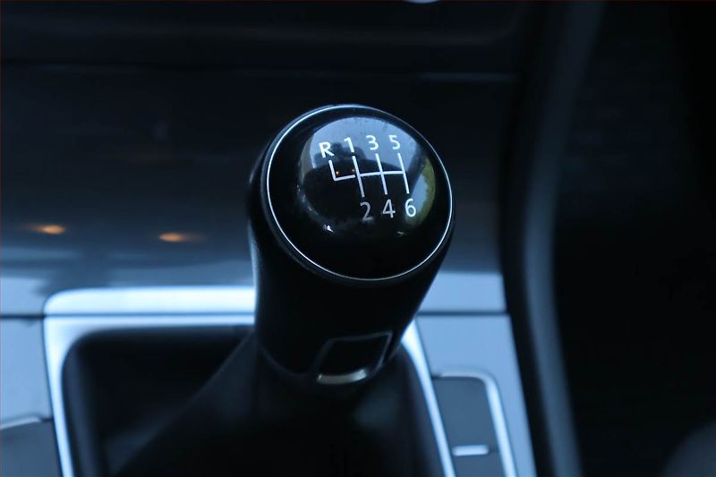 Volkswagen Golf (2017) 1.4 TSI, Serv.kniha, Tempomat - fotka 21 z 23