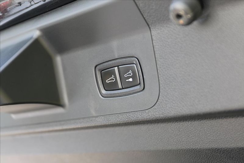 Porsche Panamera 2,9 343KW, DPH, ČR,4 E-HYBRID - fotka 57 z 77
