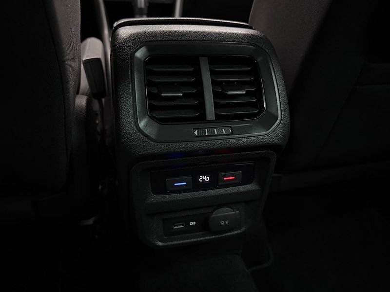 Volkswagen Tiguan (2020) 2.0 TDi DSG Highline - fotka 16 z 28