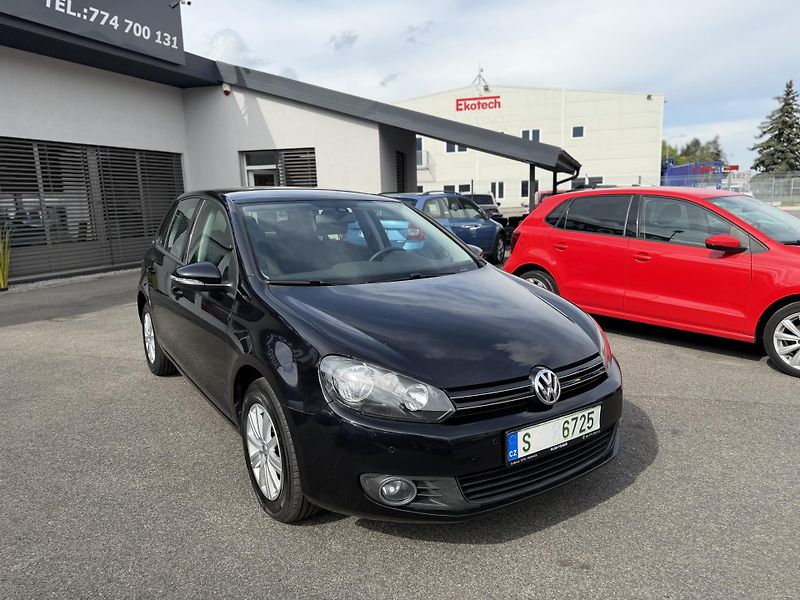 Volkswagen Golf 1.2 TSI 63kw, MOVE  - fotka 4 z 9