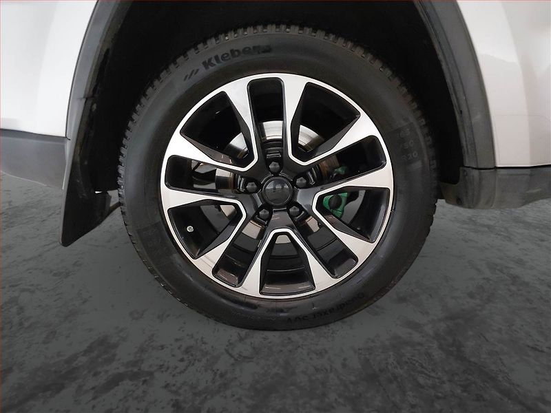 Jeep Grand Cherokee (2011) Overland 3.0 CRD, 4X4 - fotka 15 z 18