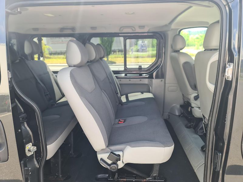 Opel Vivaro (2011) 2.0 CDTi 84-KW 8-MÍST KLIMA TE - fotka 22 z 39