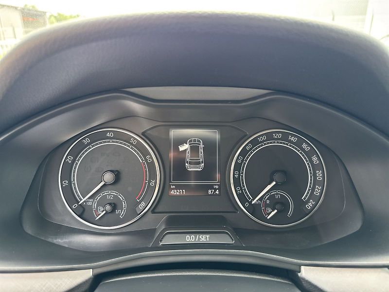 Škoda Kamiq (2023) 1.0 G-TEC Ambition - fotka 10 z 28