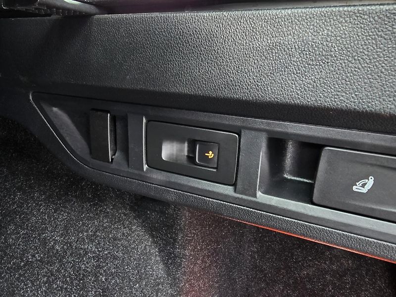 Škoda Octavia 2.0TDI DSG STYLE+ MATRIX TAŽNÉ - fotka 23 z 50