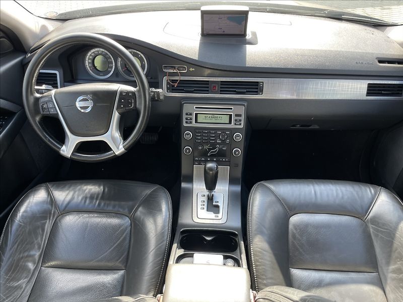 Volvo XC70 2,4 D5 151kw AWD Geartronic Mo - fotka 12 z 35