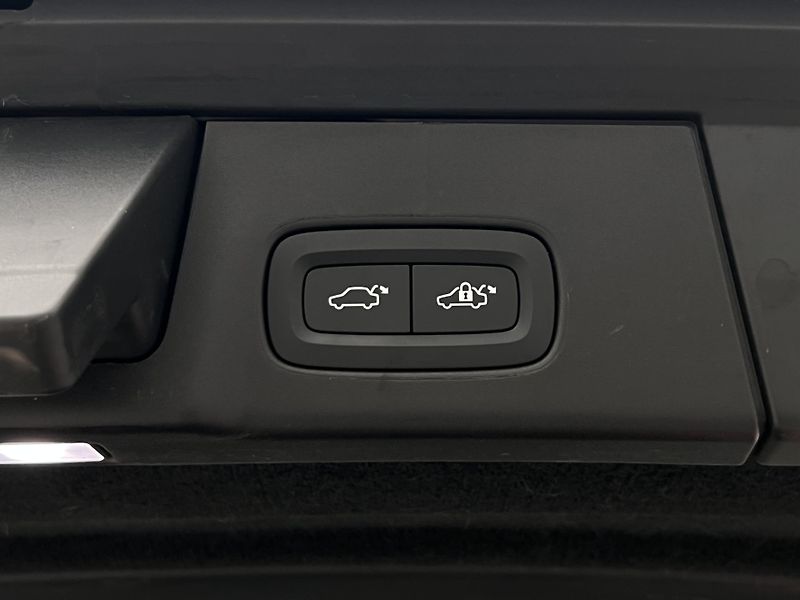 Volvo V90 CC B4 AWD PLUS AUT  - fotka 41 z 42