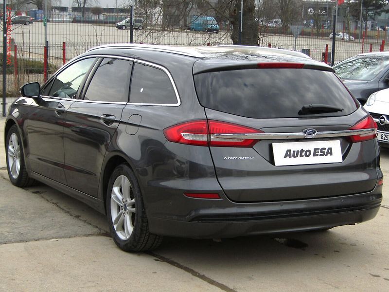 Ford Mondeo (2019) 1.5 EB, ČR, Titanium, xenon - fotka 6 z 21