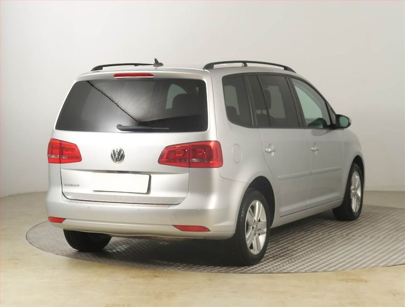 Volkswagen Touran (2012) Comfortline 1.4 TSI, Navi - fotka 5 z 19
