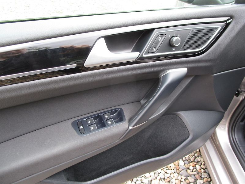 Volkswagen Golf Sportsvan 1,4TSI-92KW-KOUPEN V ČR+STK - fotka 15 z 20