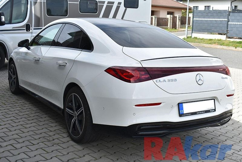 Mercedes-Benz CLA 350 EQ 4matic, Premium+/5let z - fotka 3 z 28