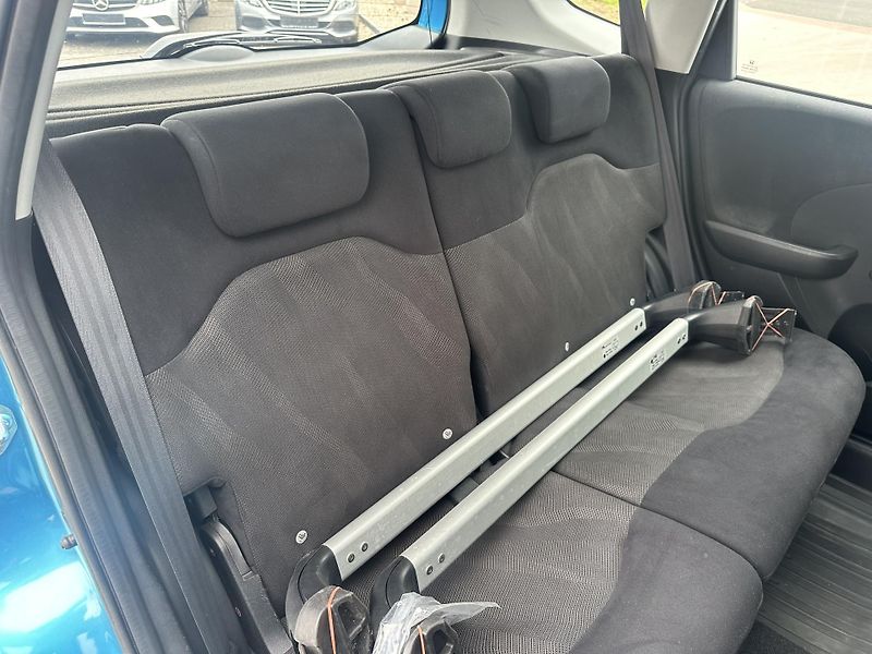 Honda Jazz (2010) 1.4 i-VTEC (73 kW) - fotka 16 z 31