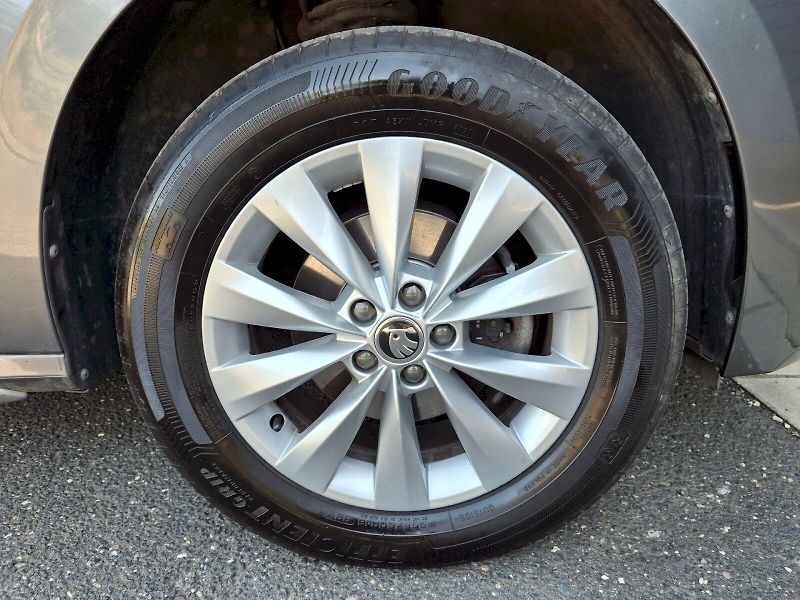 Škoda Kamiq (2022) Style DSG 1,0TSi 81kW - fotka 35 z 35