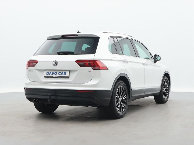 Volkswagen Tiguan 1,4 TSI Sound edice matrix pan - fotka 7 z 31