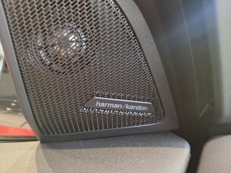 BMW X3 M50 xDrive - fotka 16 z 42