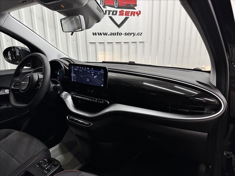Fiat 500e ELECTRIC DRIVE 70kW ICON - fotka 33 z 38