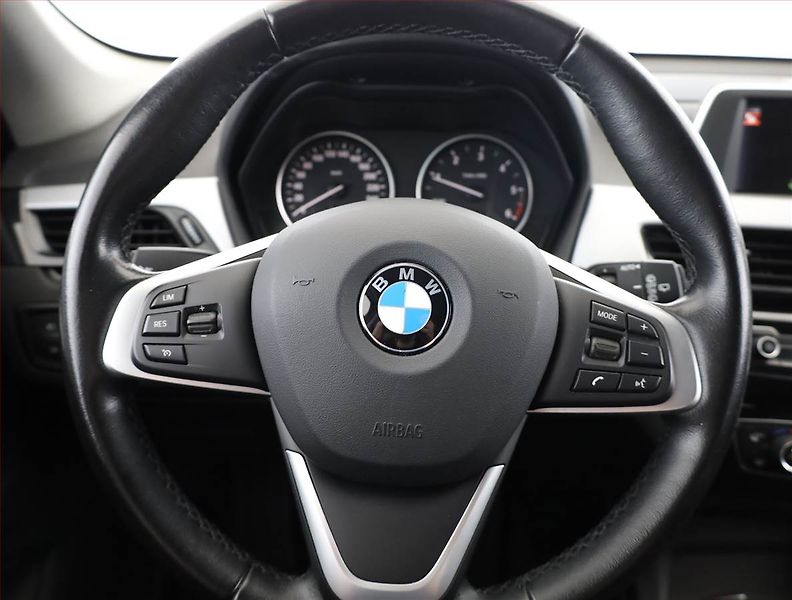 BMW X1 (2016) sDrive18d, Automat, Serv.kniha - fotka 8 z 20