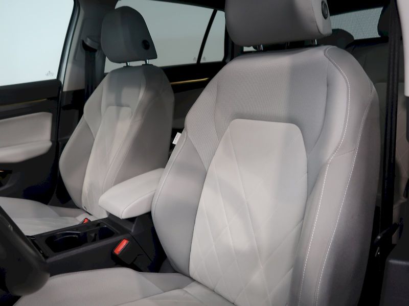 Volkswagen Golf (2023) VARIANT 2.0TDI 110KW DSG TAŽNÉ - fotka 15 z 38