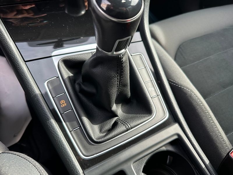Volkswagen Golf (2017) 2,0TDI 110kw Highline - fotka 21 z 26