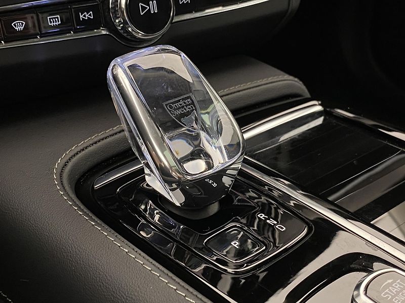 Volvo V90 T8 AWD RECHARGE DARK ULTRA CZ - fotka 28 z 69