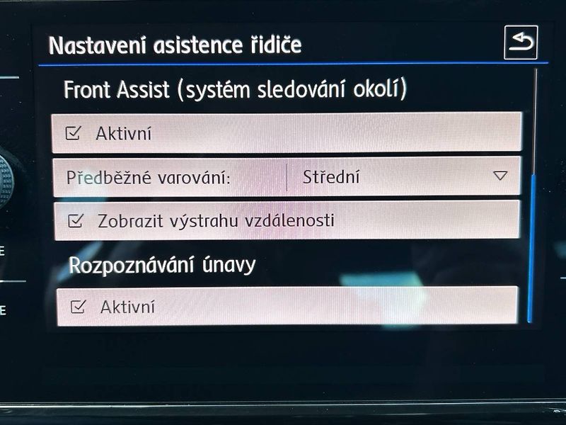 Volkswagen Golf (2018) 1.4 TSI R-Line - fotka 30 z 32