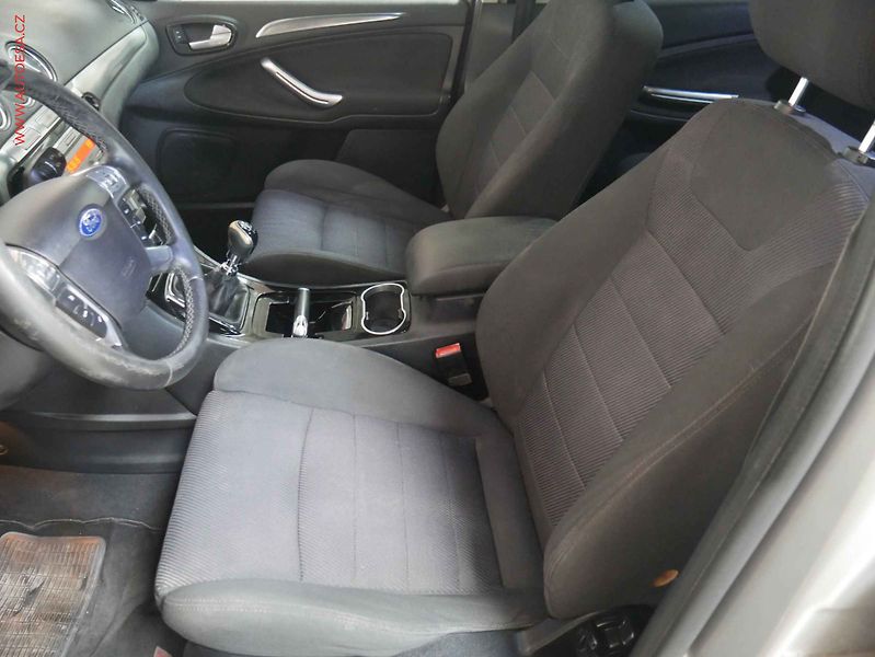 Ford S-MAX (2010) 2.0TDCi 7Míst, AC, tempo - fotka 9 z 18