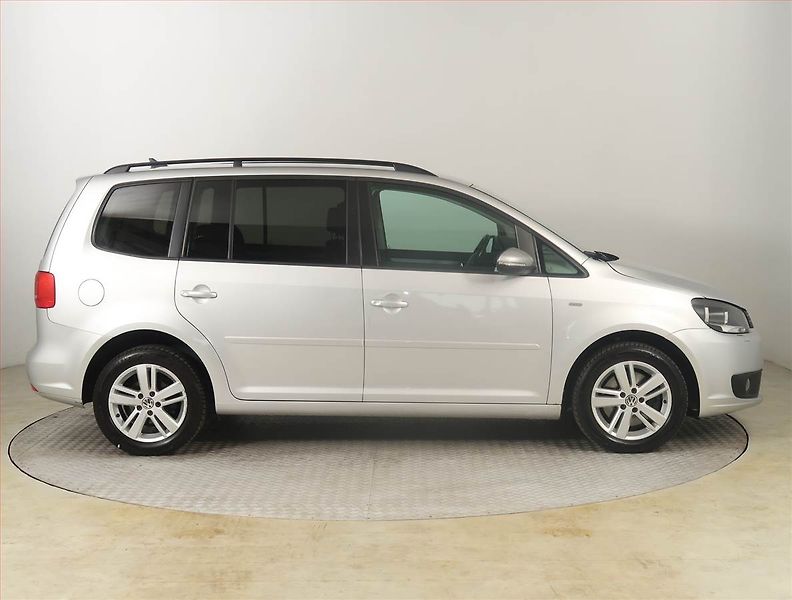 Volkswagen Touran (2012) Comfortline 1.4 TSI, Navi - fotka 6 z 23