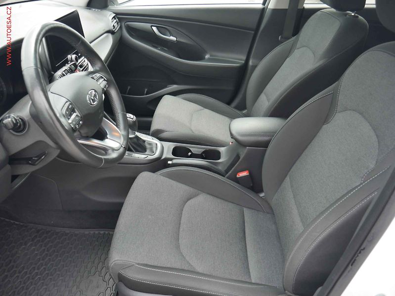 Hyundai i30 (2022) 1.5 T-GDi, 1.maj,ČR, Navi - fotka 9 z 23