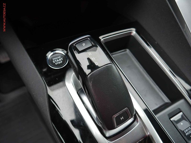 Peugeot 5008 (2022) 1.5HDi, ČR, Allure, AT, LED - fotka 23 z 25