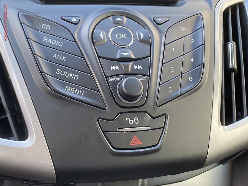 Ford Focus (2012) 1.6i, ČR, AC, park.čidla - fotka 14 z 15