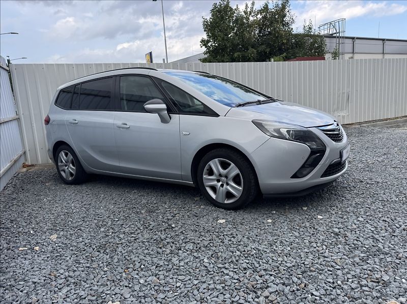 Opel Zafira 1,6 CDTi 100kW TOURER tažné - fotka 1 z 50